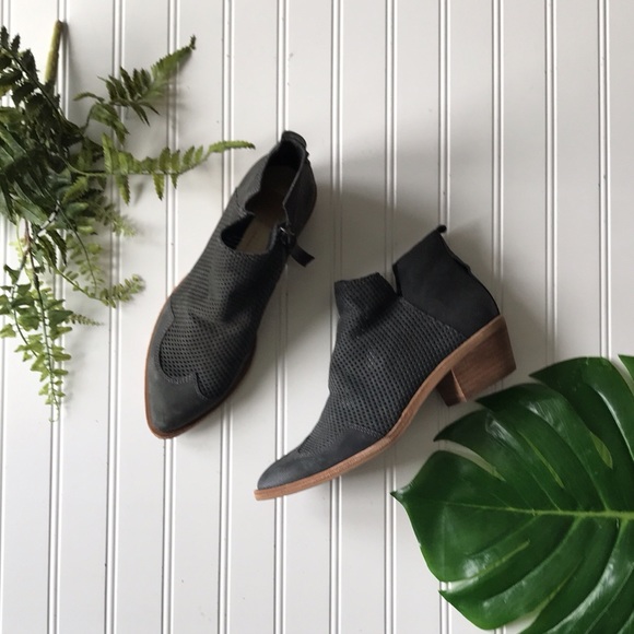 Dolce vita boots pointed toe charcoal black grey laser cut ankle - Picture 2 of 10